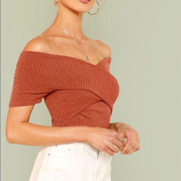 Crop top - Picture 3 of 4